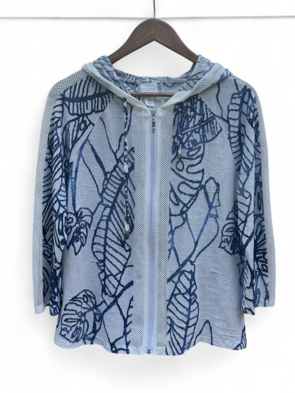 Chico's Weekends Palm leaf white & blue sheer Hooded Zip jacket sz 1 medium mesh